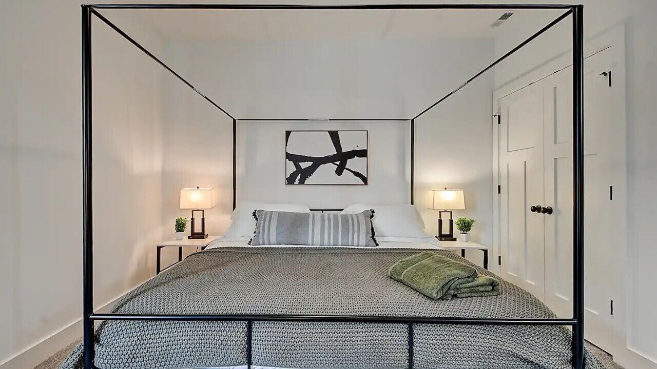 Photo of Bedroom in Fountain Square