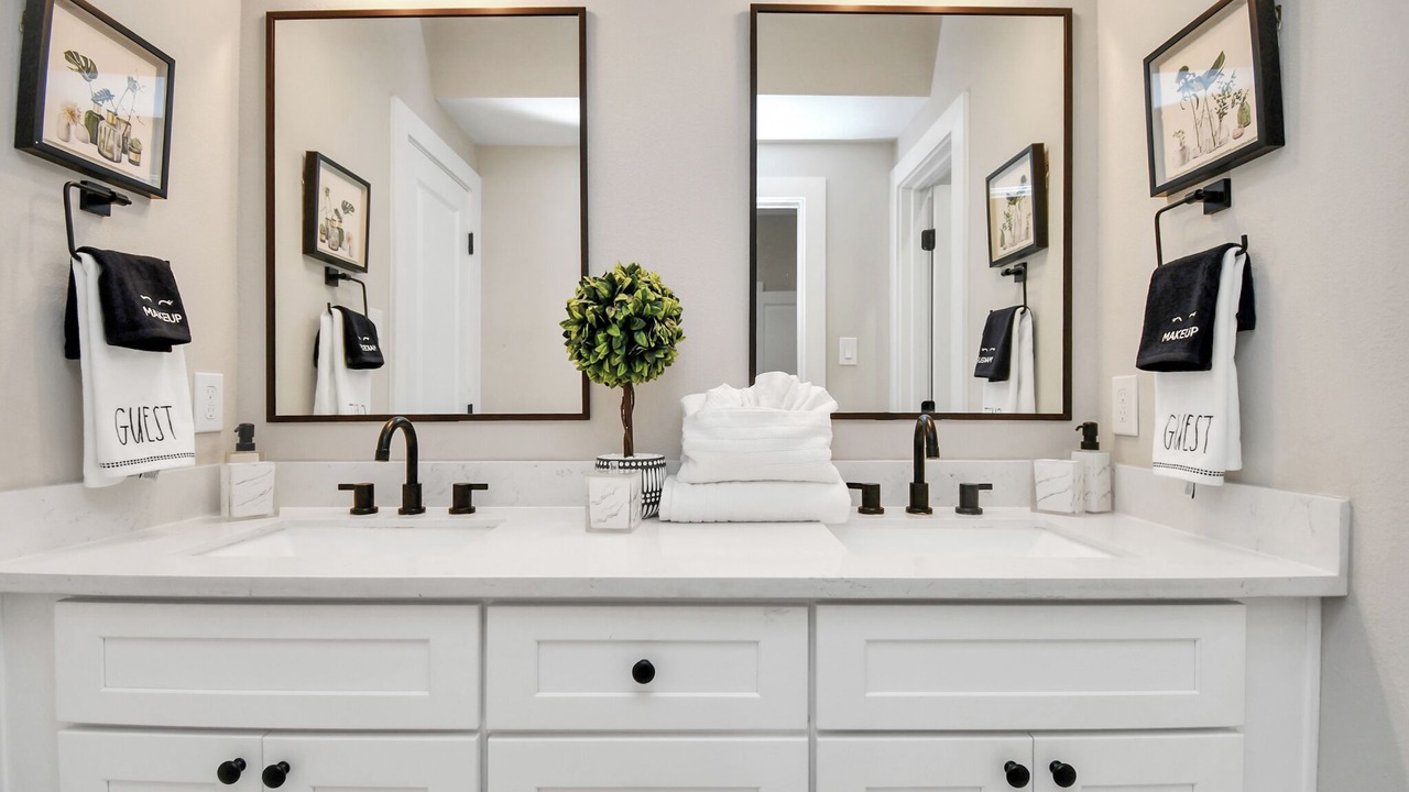 Photo of Bathroom in Brookhollow