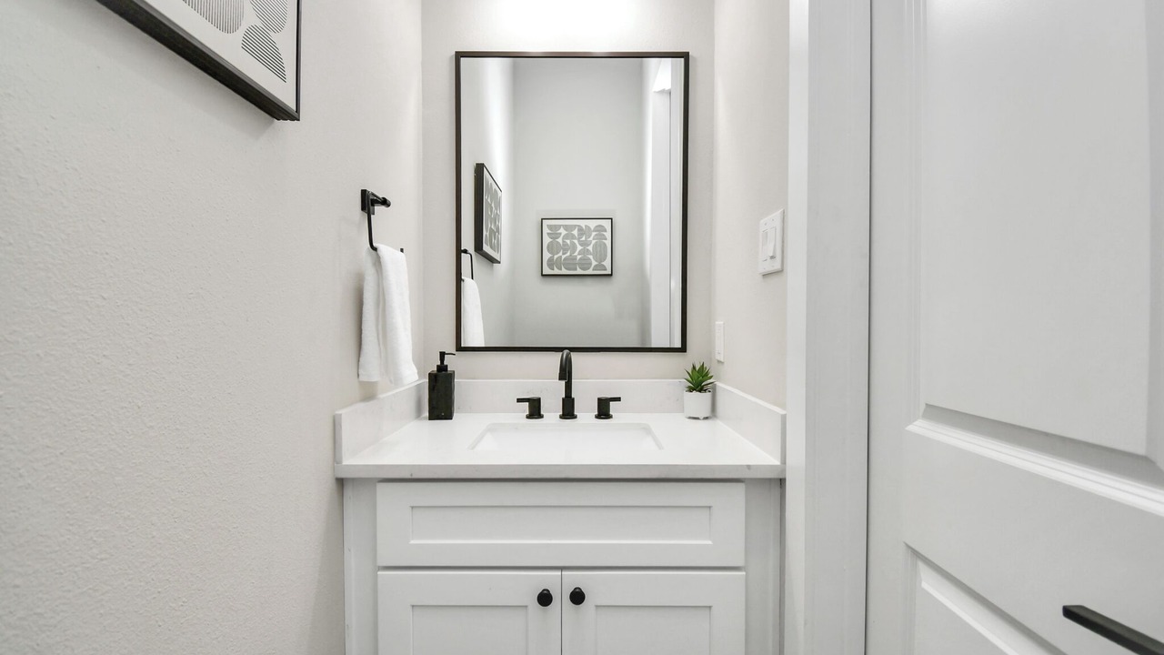 Photo of Bathroom in Brookhollow