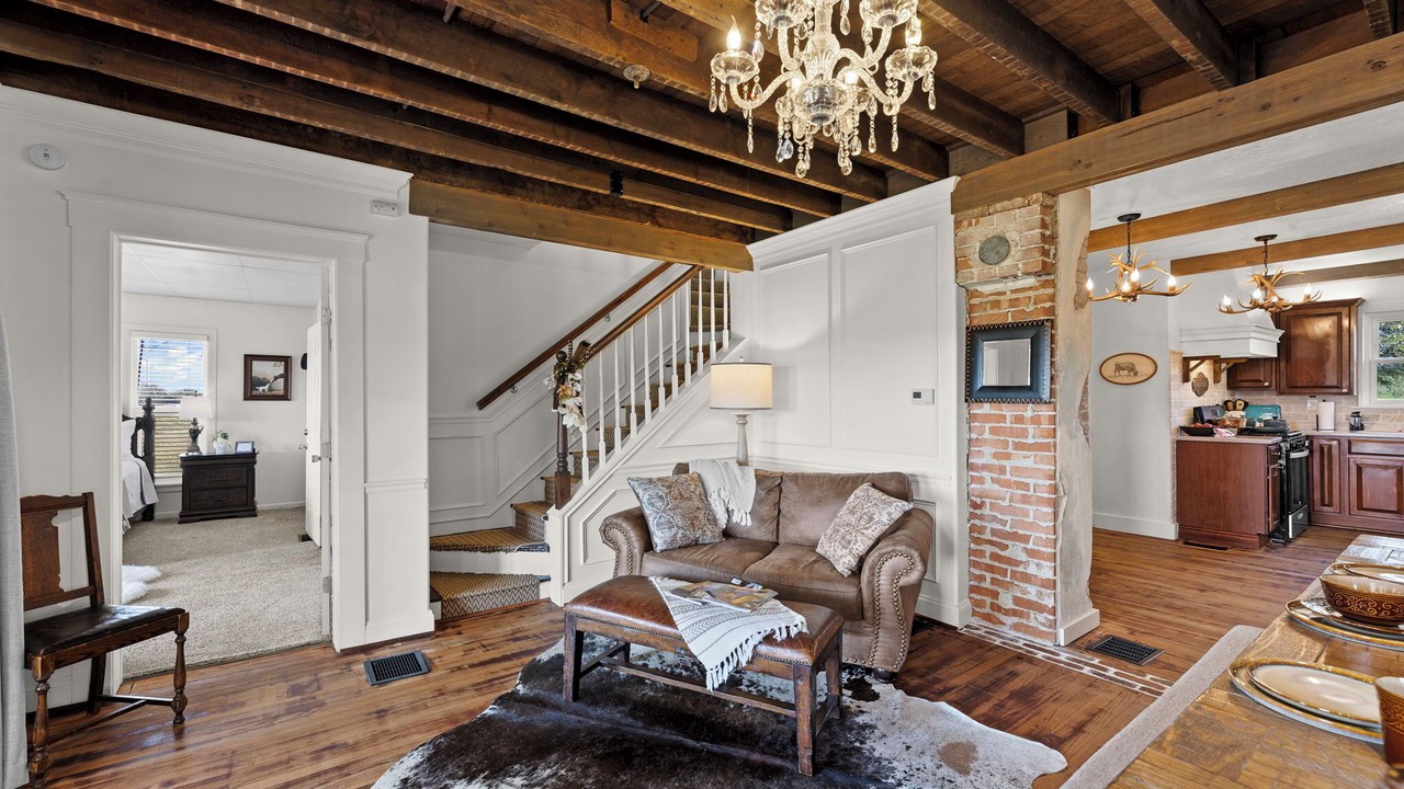 Photo of Livingroom in New Century