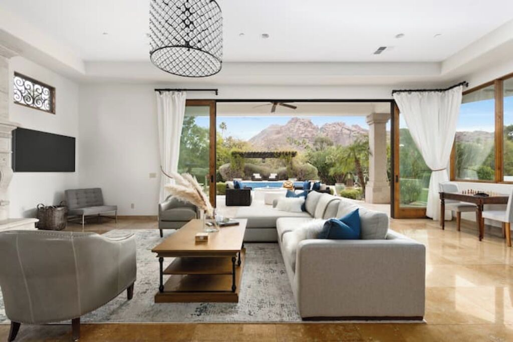 Photo of Livingroom in Camelhead Estates
