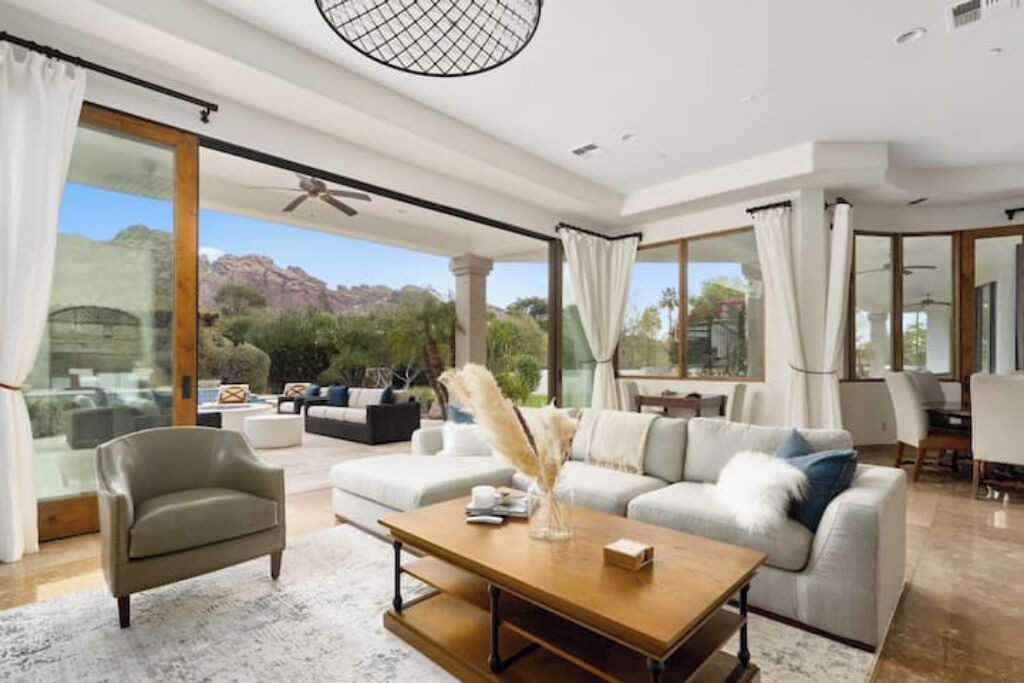 Photo of Livingroom in Camelhead Estates