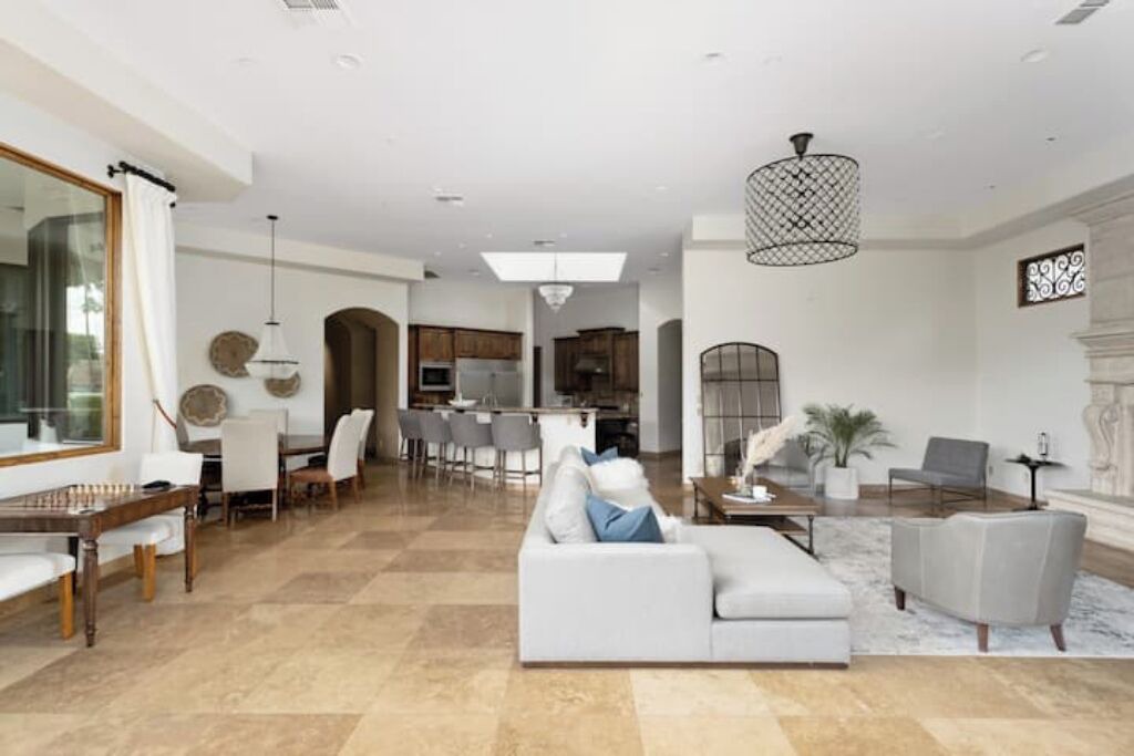 Photo of Livingroom in Camelhead Estates