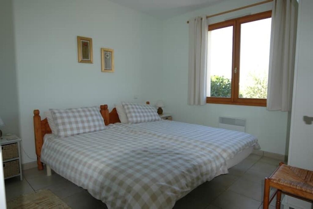 Photo of Bedroom in Coulx
