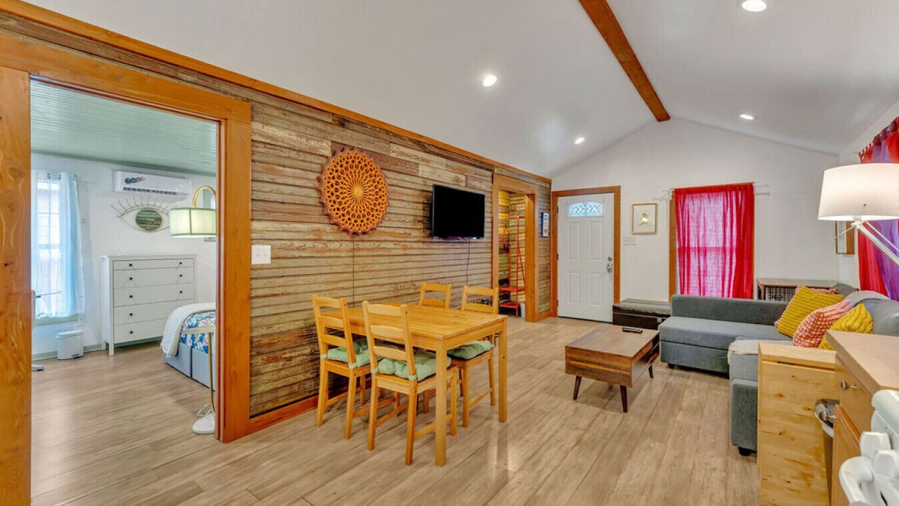 Photo of Livingroom in Chestnut