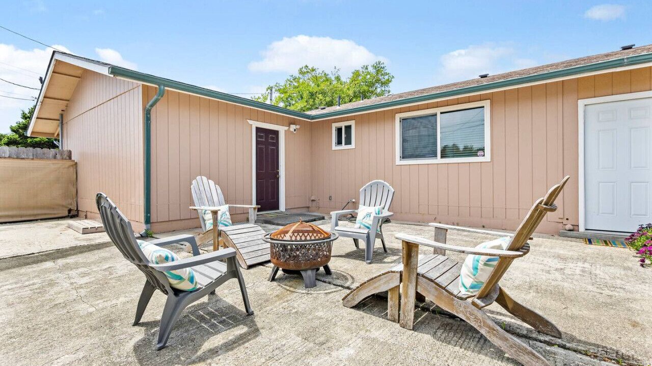 Photo of Patio Balcony in Crescent City North