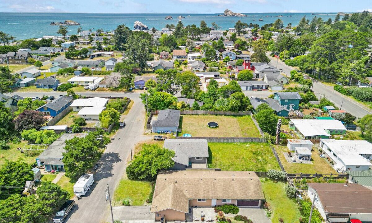 Photo of Outdoor in Crescent City North