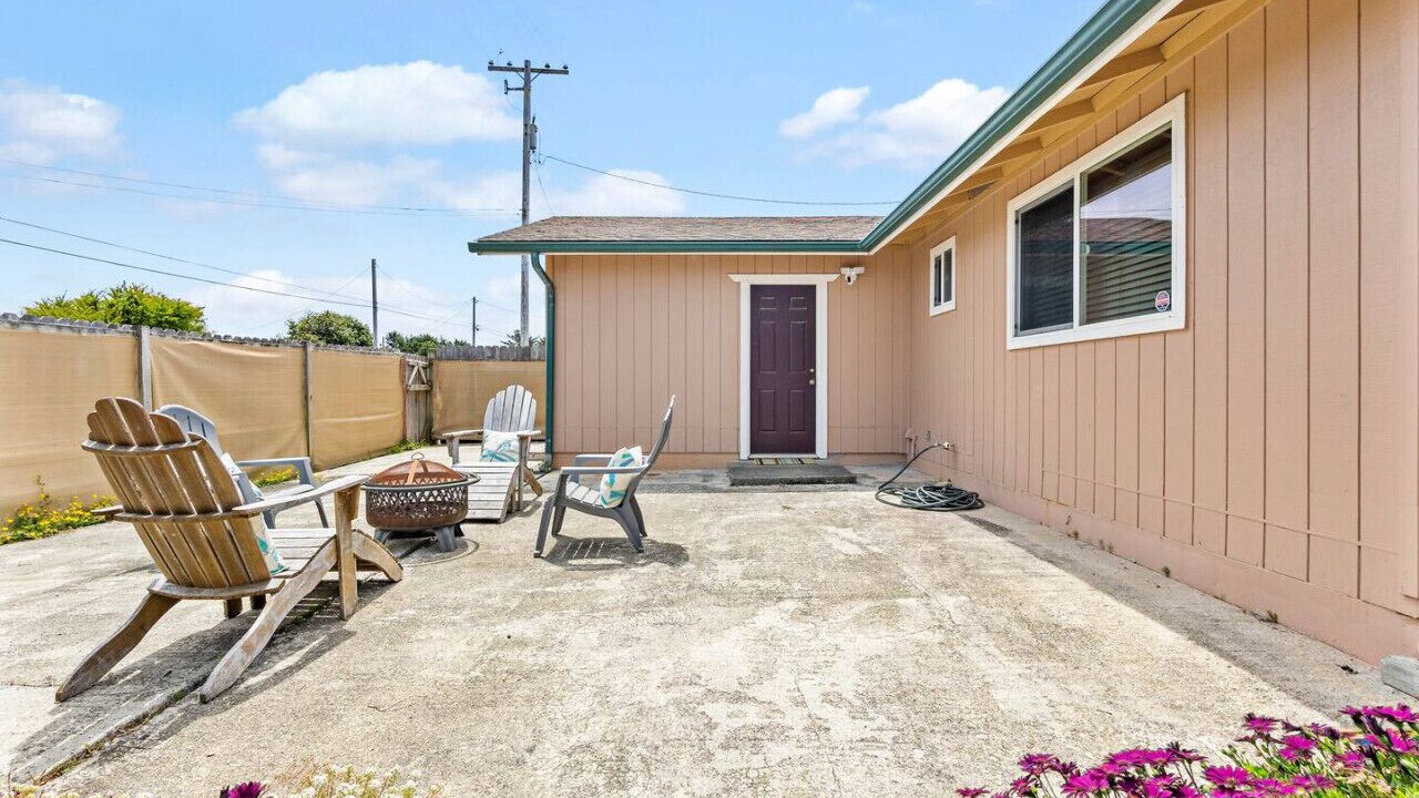 Photo of Patio Balcony in Crescent City North