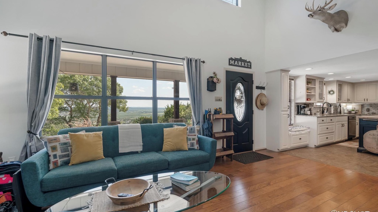 Photo of Livingroom in Buffalo Gap