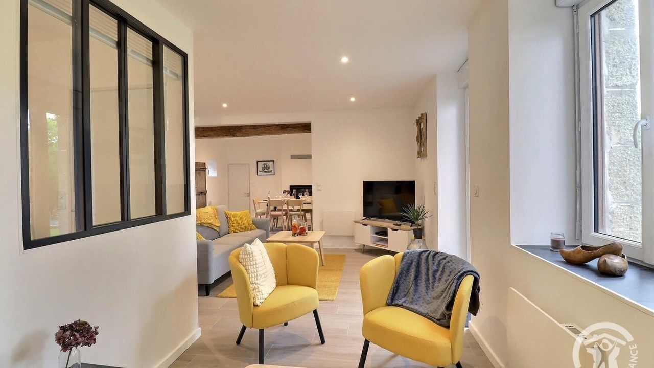 Photo of Livingroom in Mezieres-sur-Couesnon