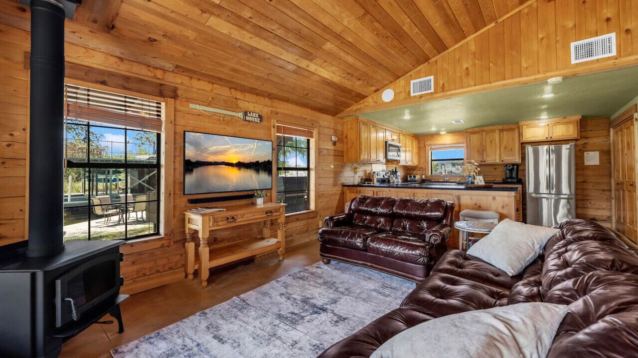Photo of Livingroom in Granite Shoals