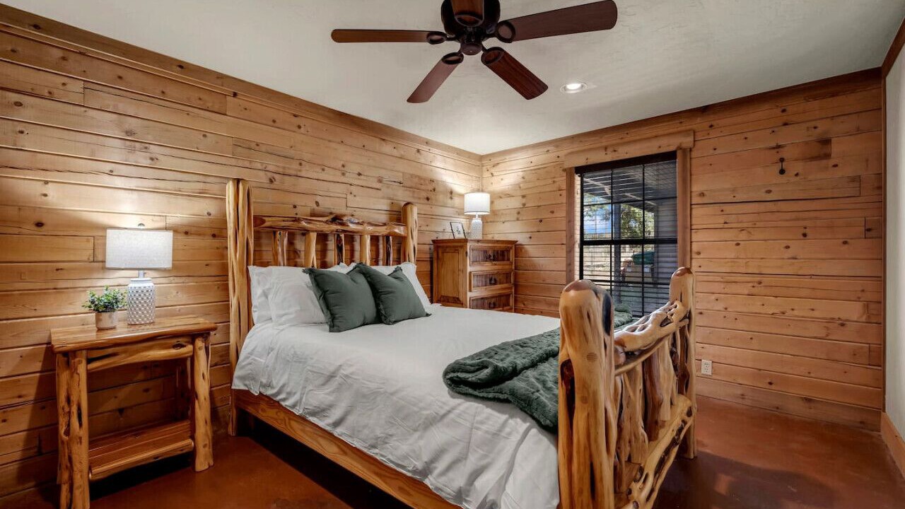 Photo of Bedroom in Granite Shoals