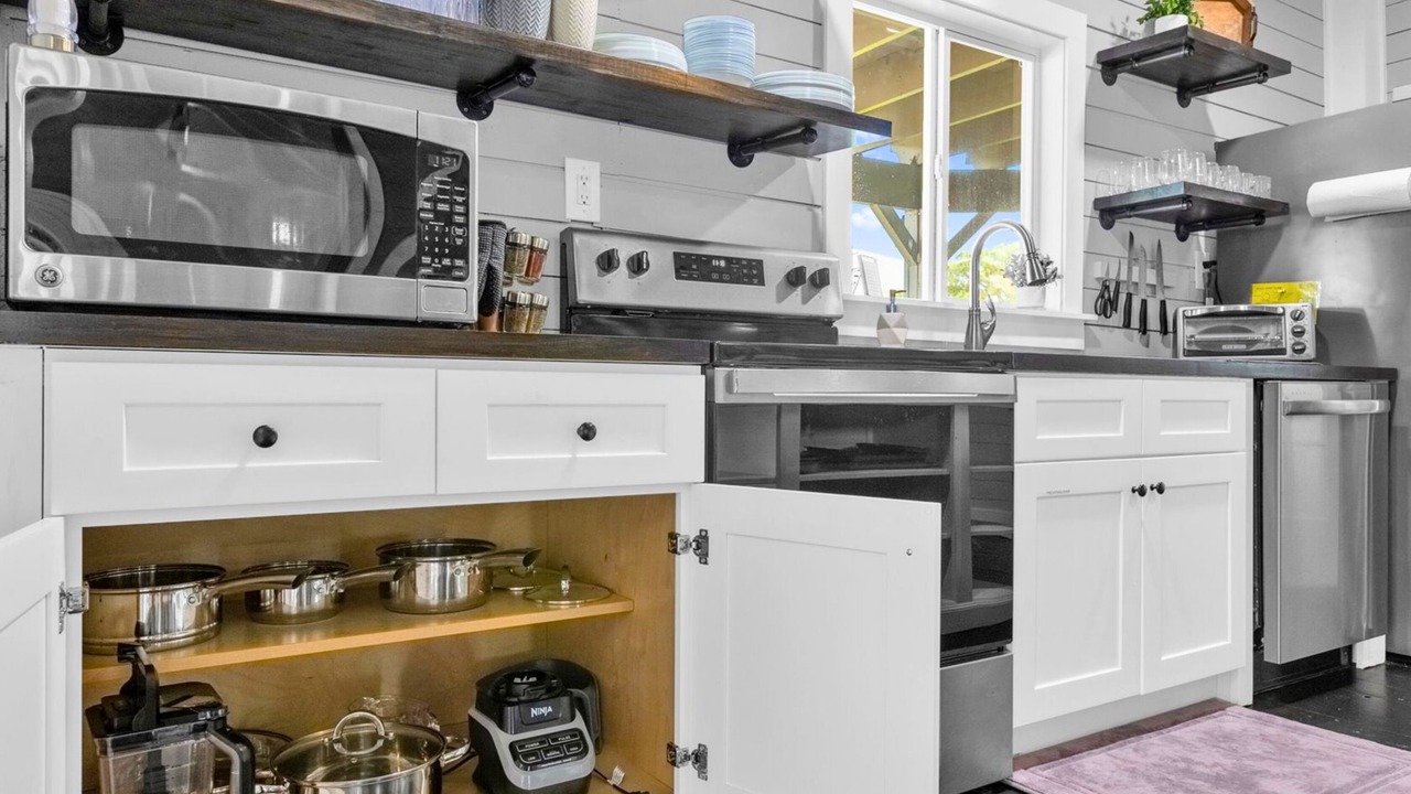 Photo of Others in Walkers Holly Hill