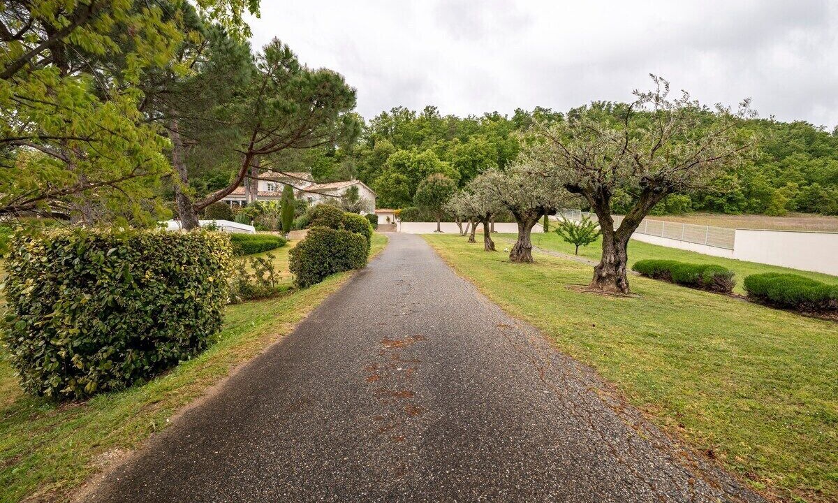 Photo of Outdoor in Mours-Saint-Eusebe