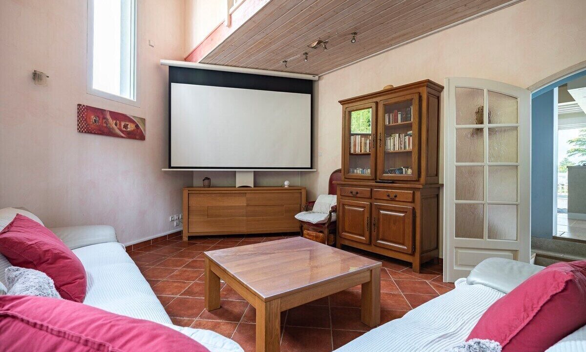 Photo of Livingroom in Mours-Saint-Eusebe