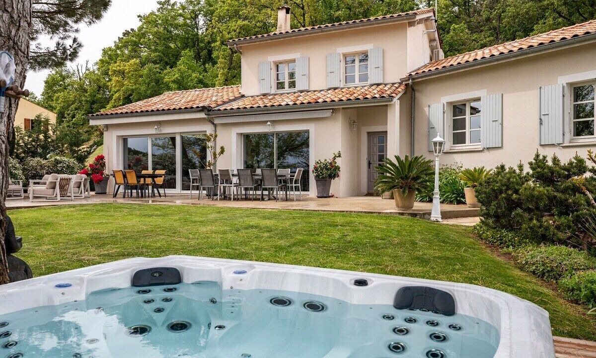 Photo of Outdoor in Mours-Saint-Eusebe