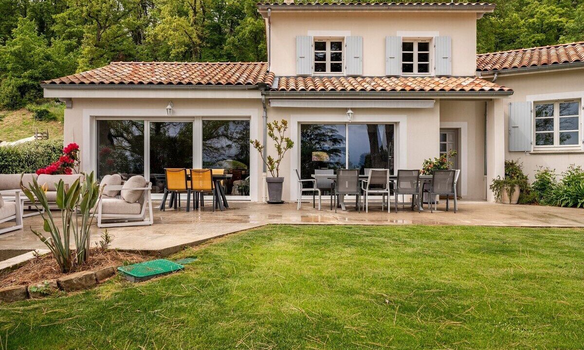 Photo of Outdoor in Mours-Saint-Eusebe