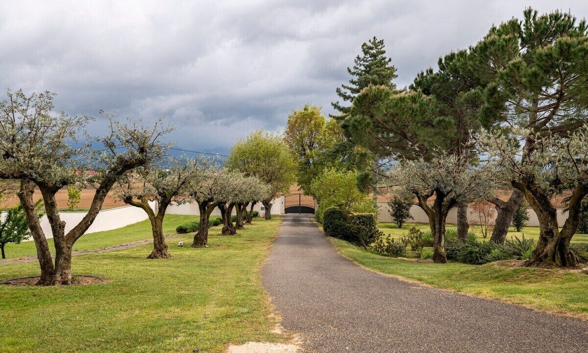 Photo of Outdoor in Mours-Saint-Eusebe