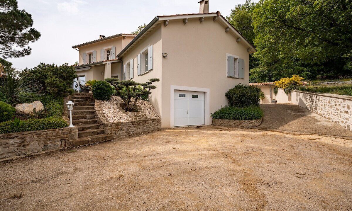 Photo of Outdoor in Mours-Saint-Eusebe