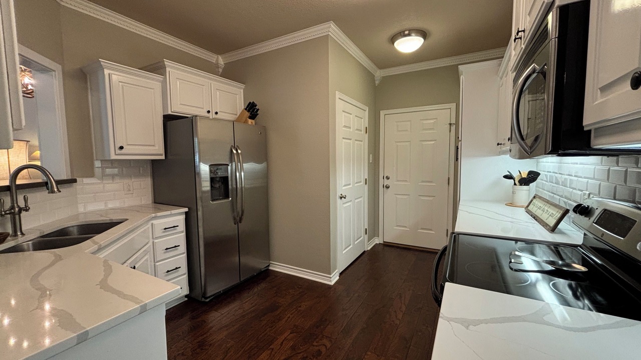 Photo of Kitchen in Center