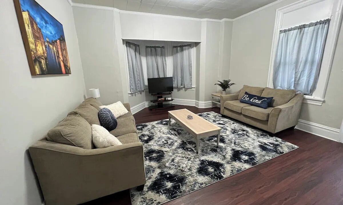 Photo of Livingroom in Uniontown