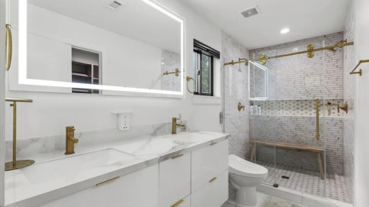 Photo of Bathroom in Holly