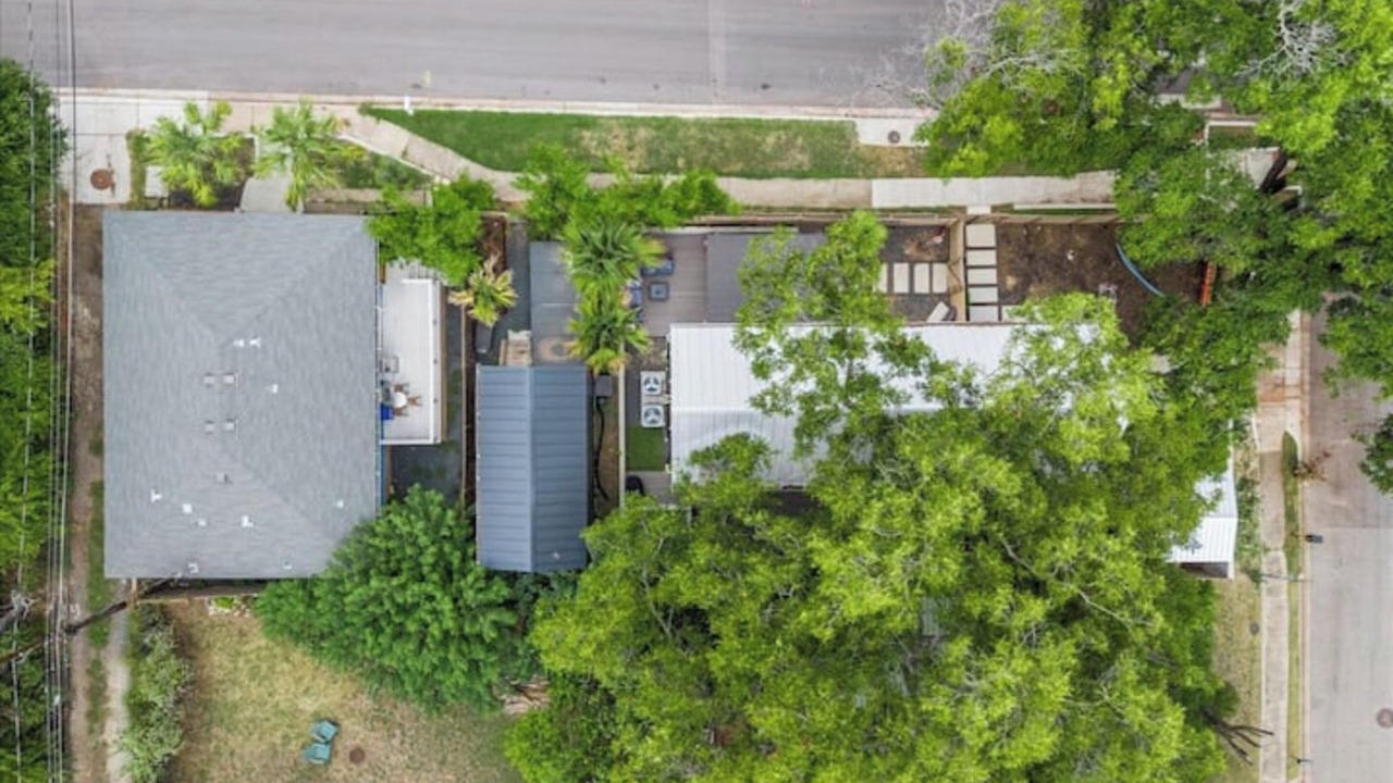 Photo of Outdoor in Holly