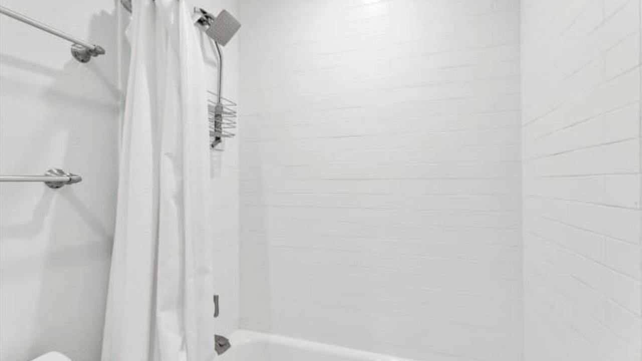 Photo of Bathroom in Holly