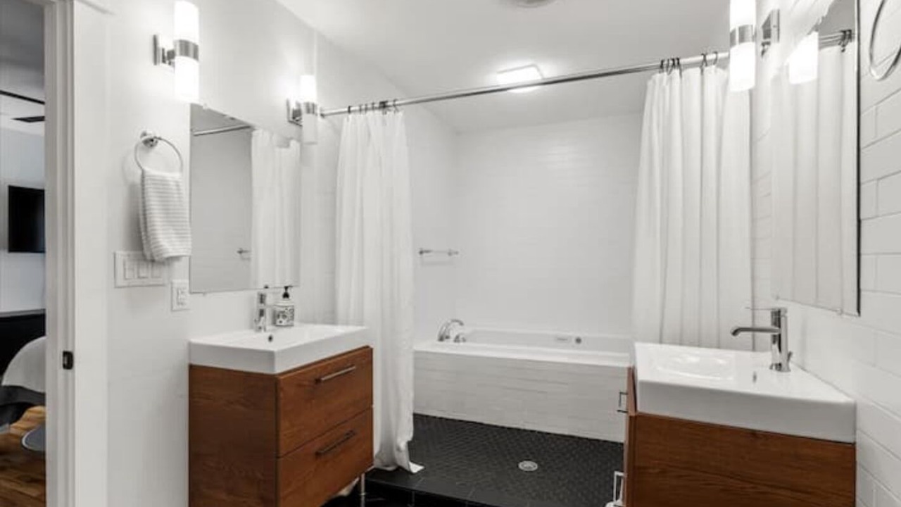 Photo of Bathroom in Holly