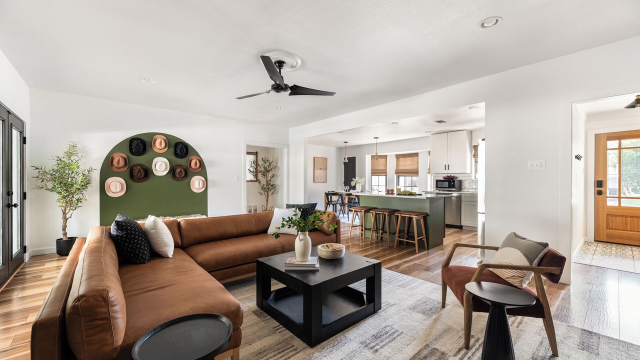 Photo of Livingroom in North Richland Hills