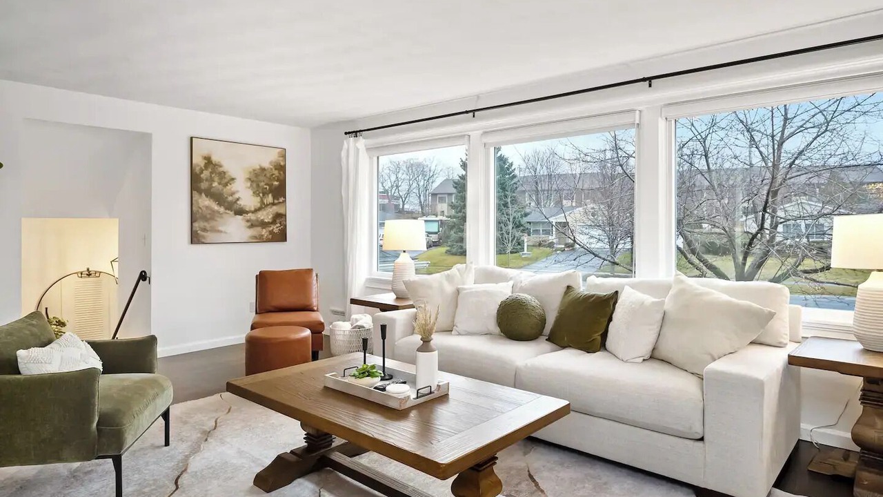 Photo of Livingroom in East Irondequoit