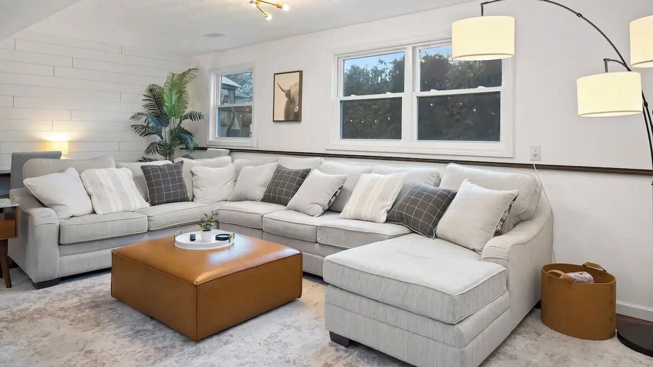 Photo of Livingroom in East Irondequoit