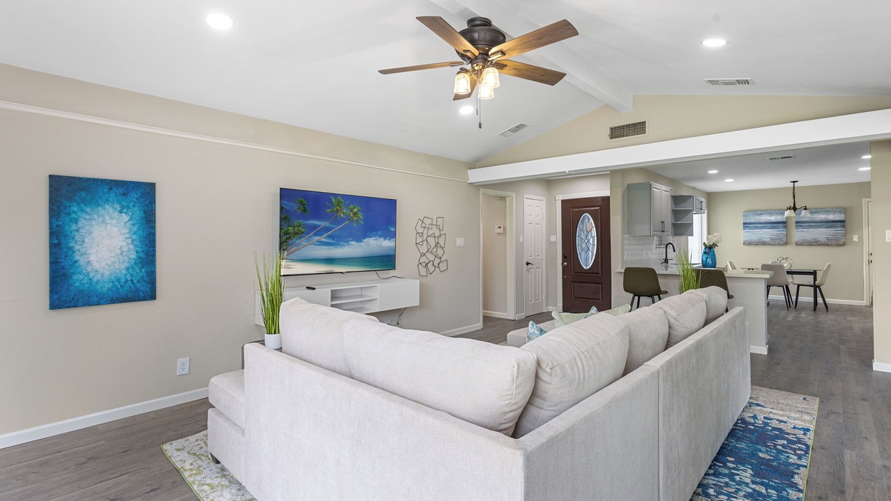 Photo of Livingroom in Spring Branch West