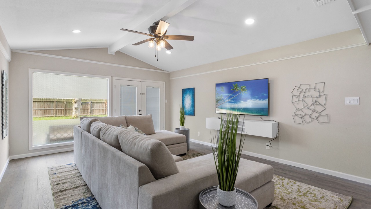 Photo of Livingroom in Spring Branch West