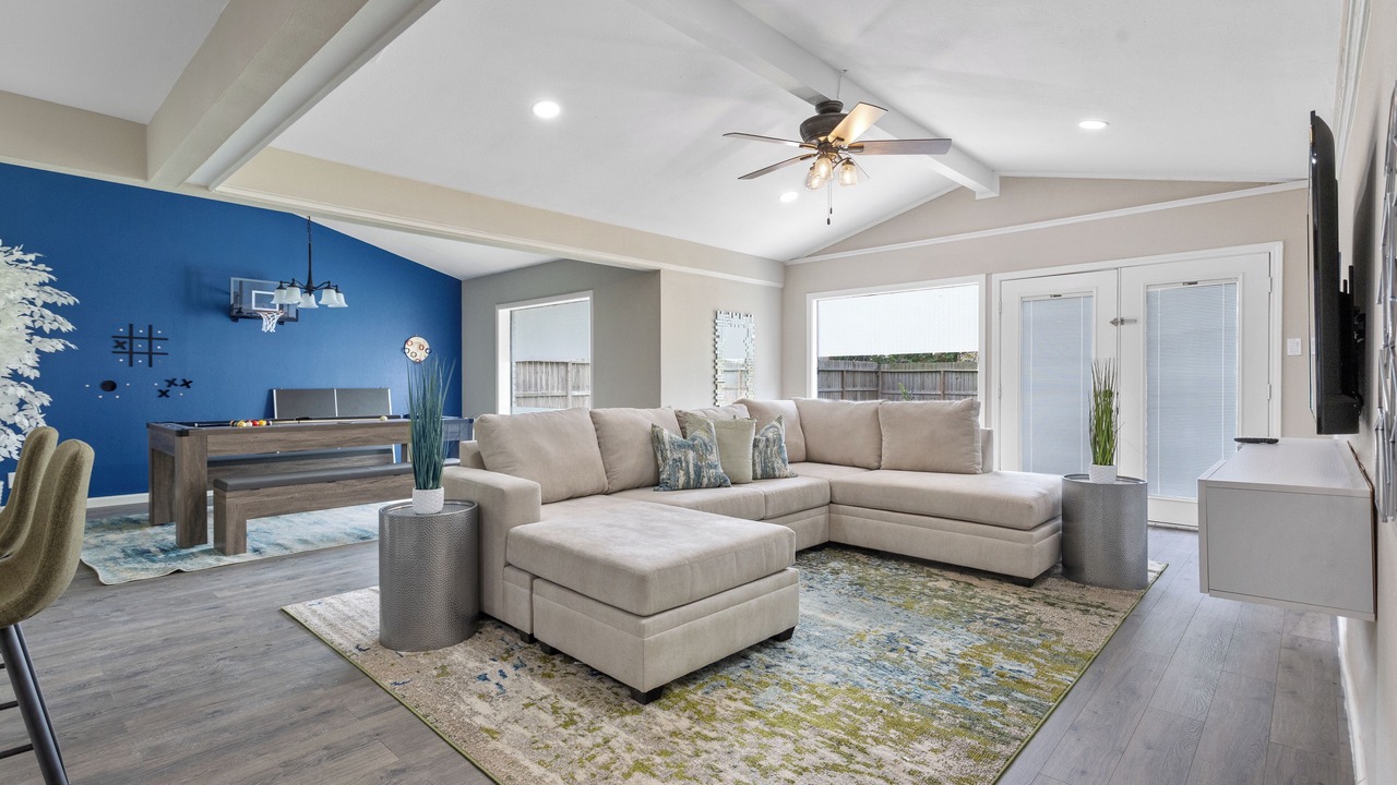 Photo of Livingroom in Spring Branch West