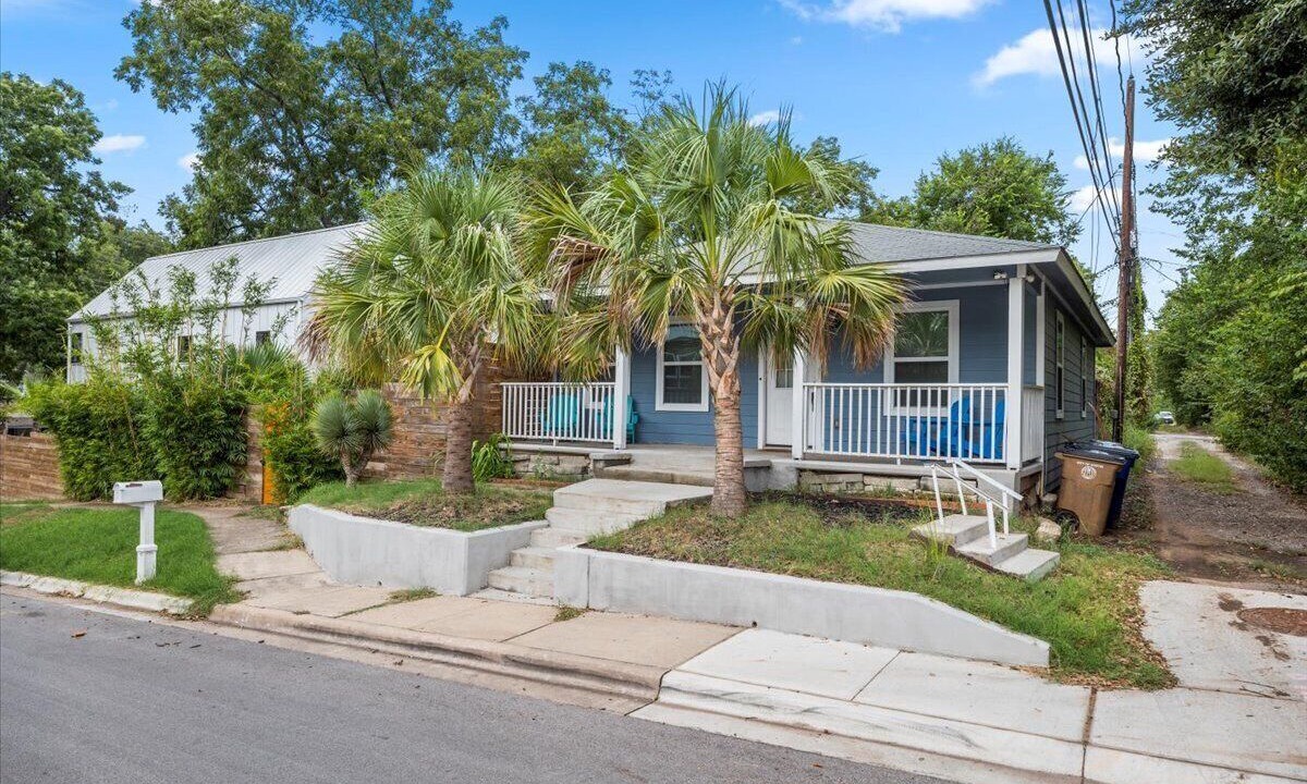 Photo of Outdoor in Holly