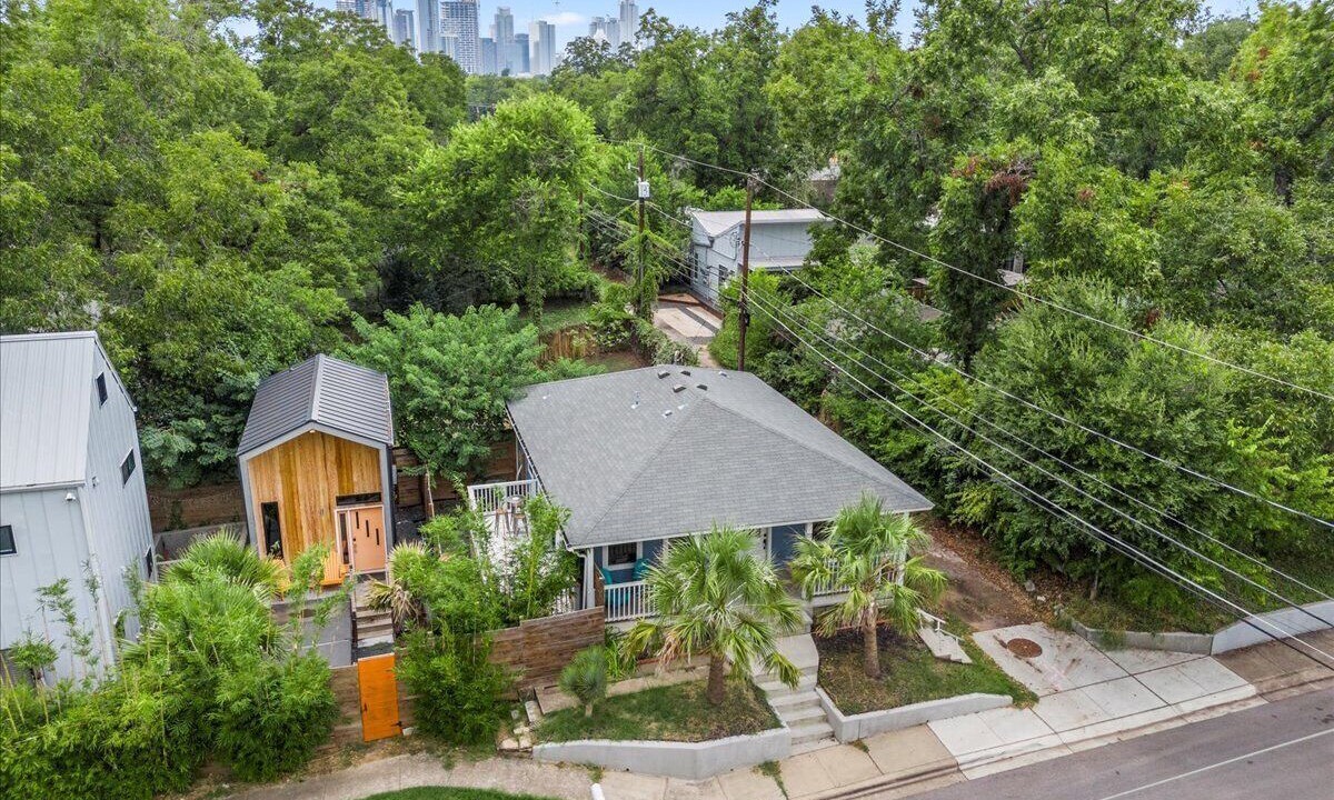 Photo of Outdoor in Holly