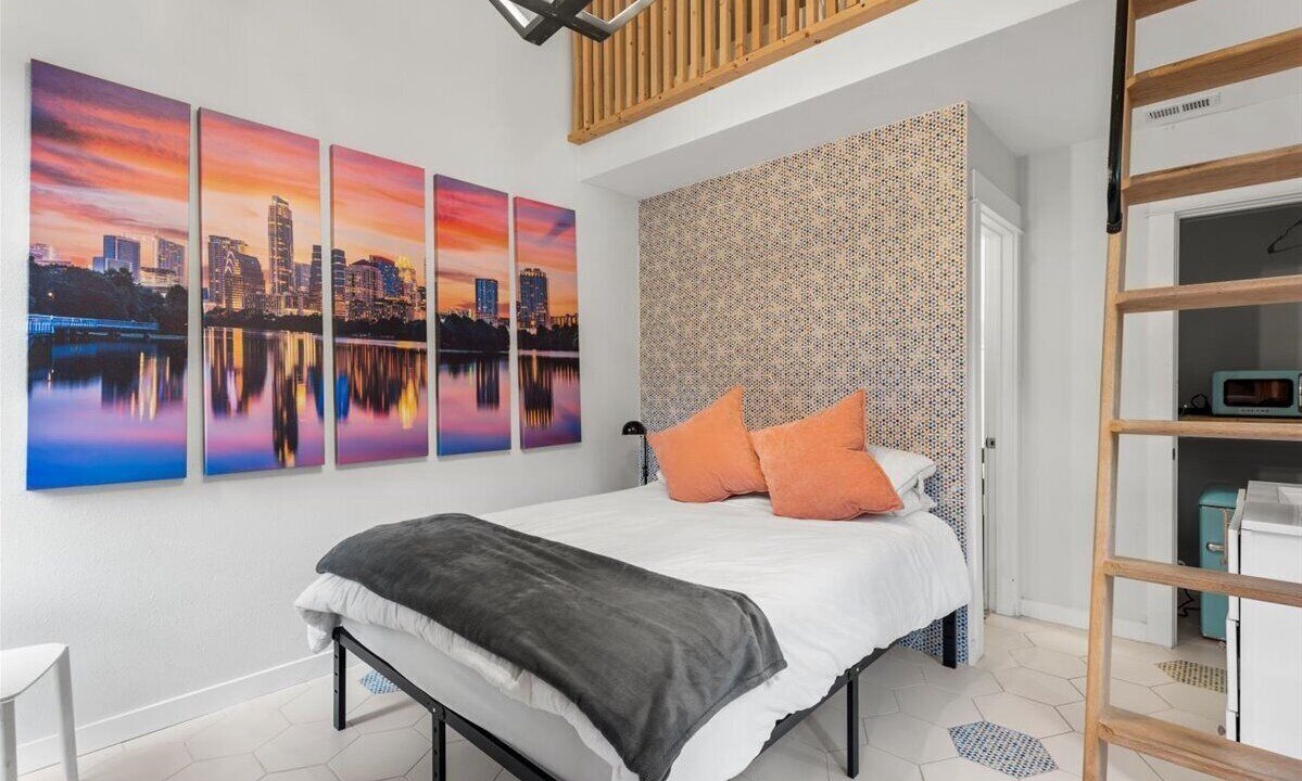 Photo of Bedroom in Holly
