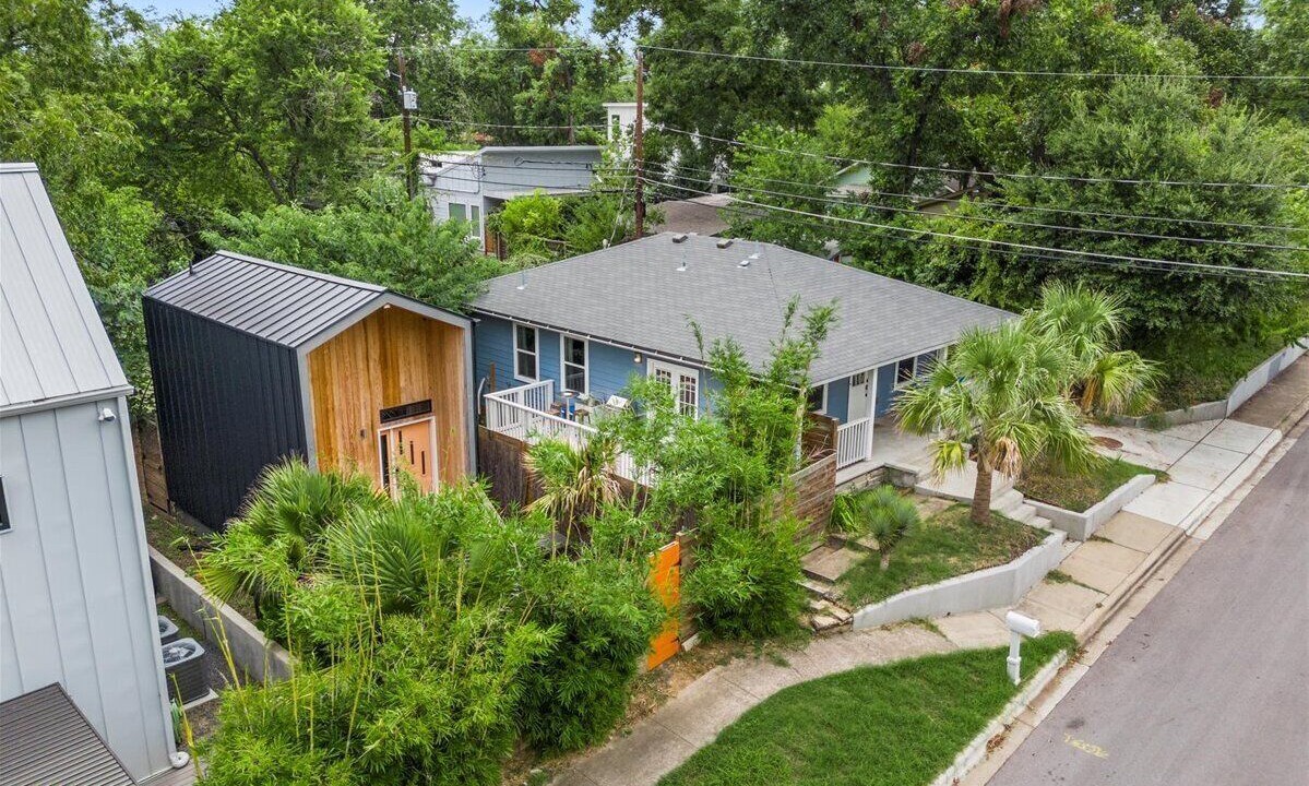 Photo of Outdoor in Holly