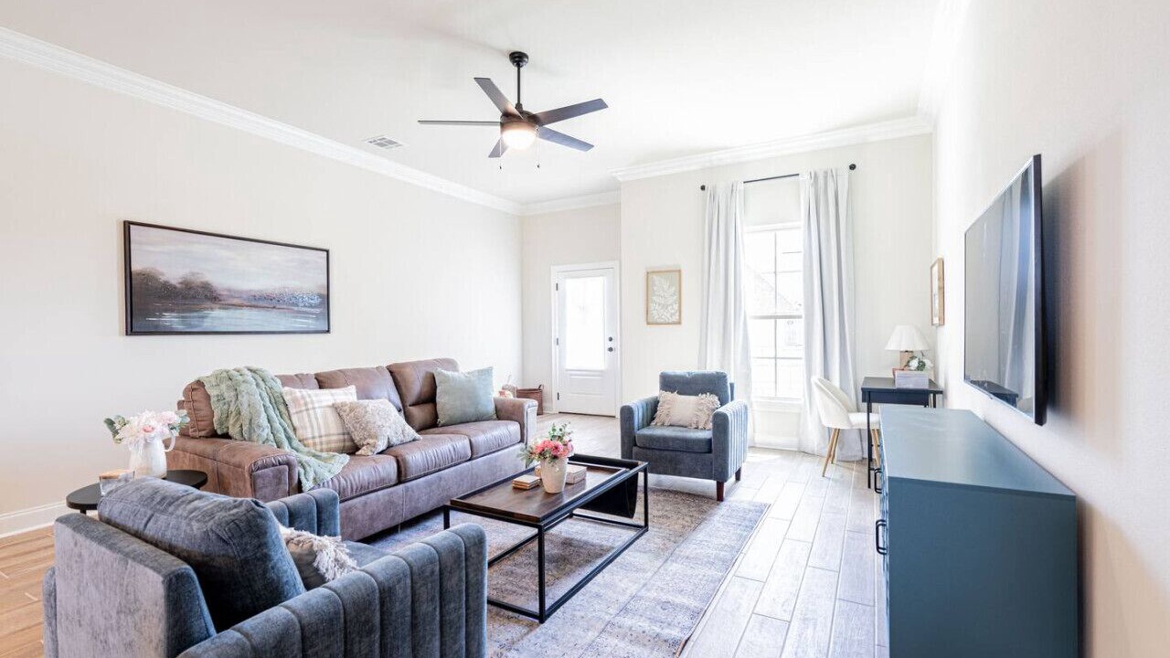 Photo of Livingroom in Milton