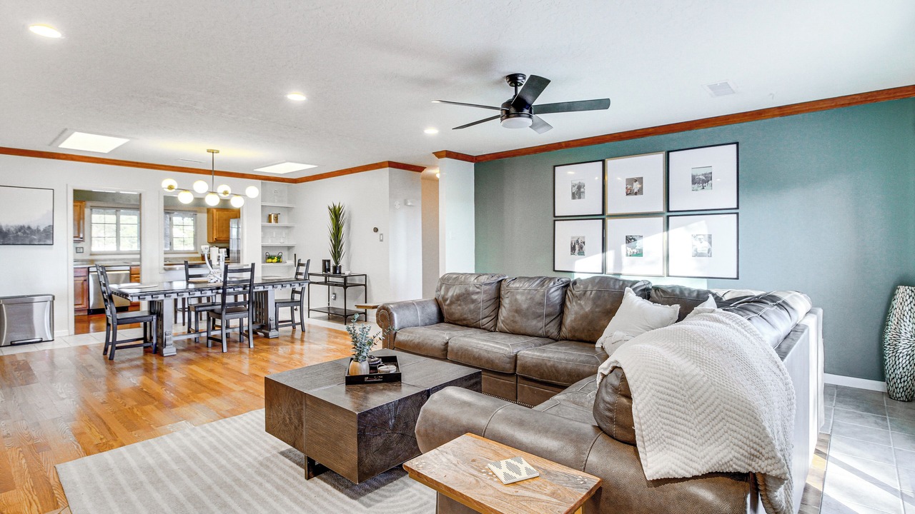 Photo of Livingroom in Paradise Hills Civic