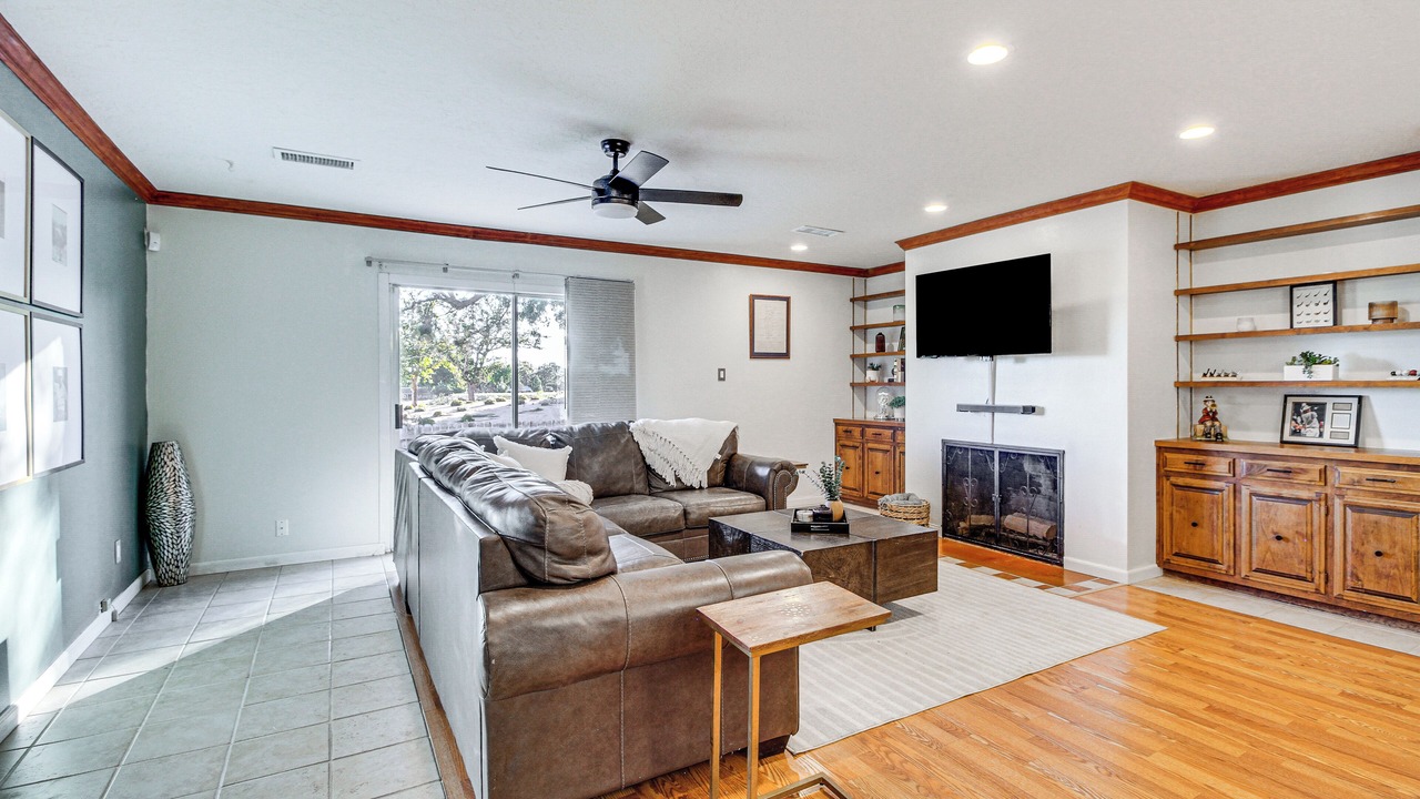 Photo of Livingroom in Paradise Hills Civic