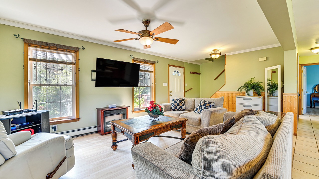 Photo of Livingroom in Lake George