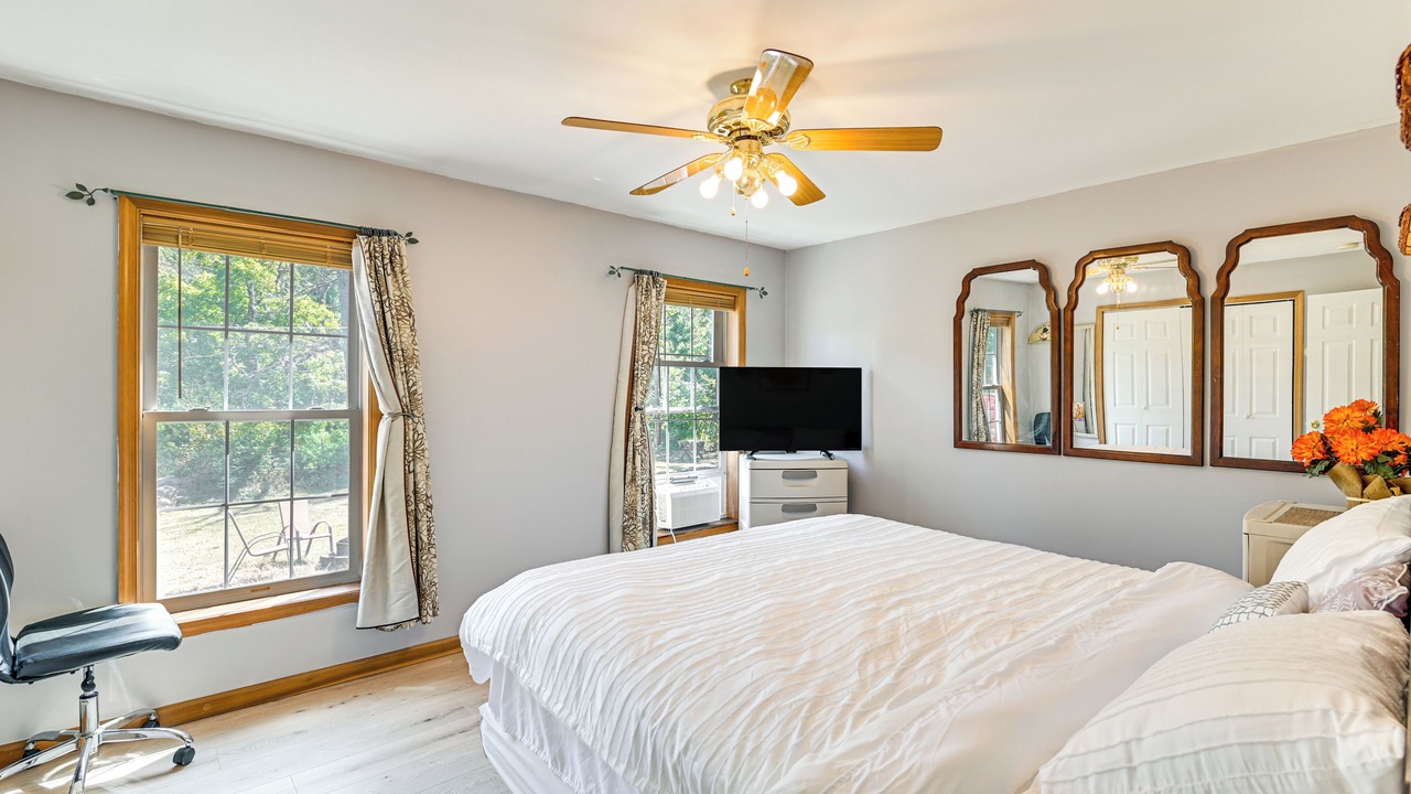 Photo of Bedroom in Lake George