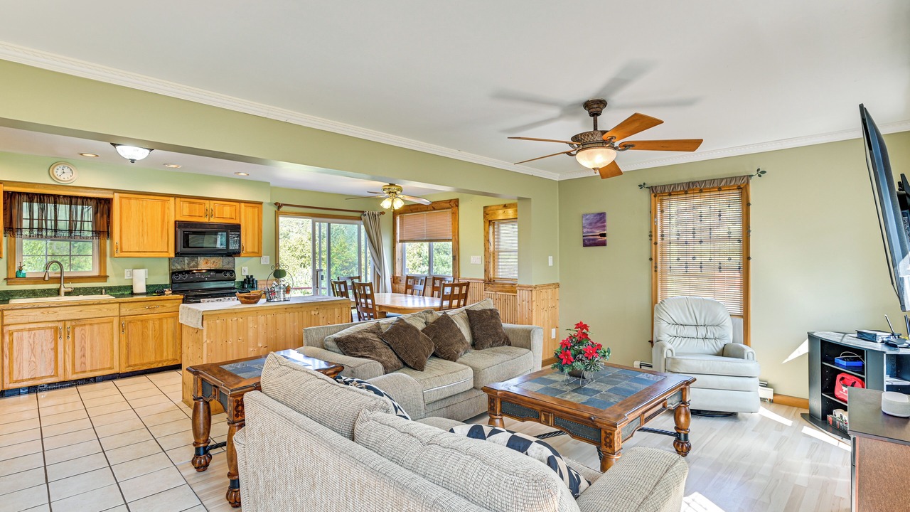 Photo of Livingroom in Lake George