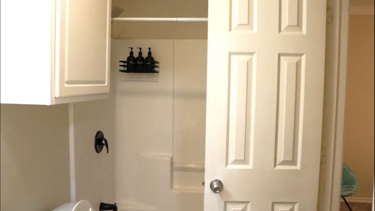 Photo of Bathroom in North by Northwest