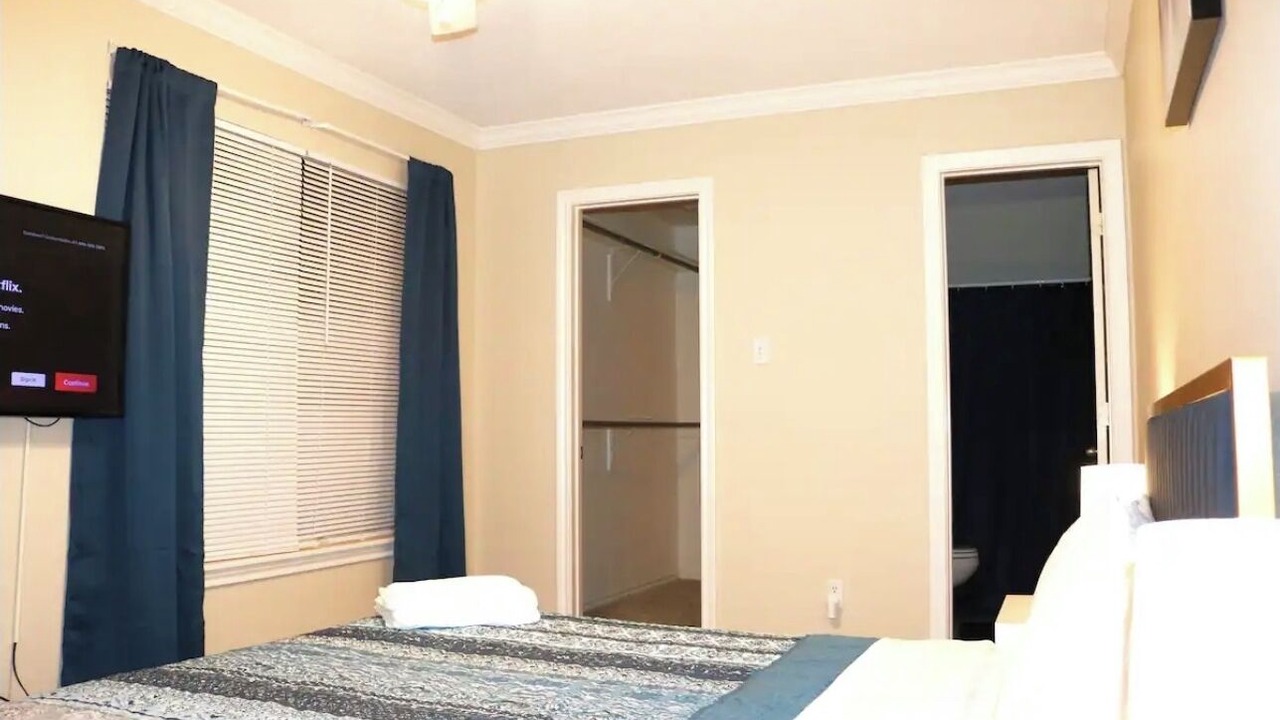Photo of Bedroom in North by Northwest
