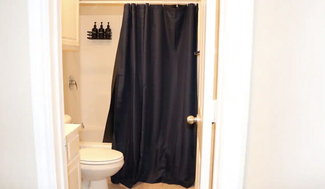 Photo of Bathroom in North by Northwest