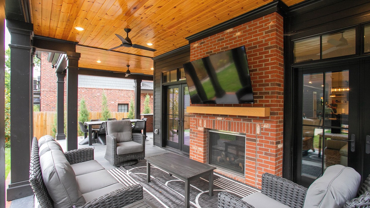 Photo of Patio Balcony in Historic Edgefield