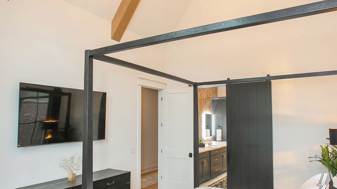 Photo of Bedroom in Historic Edgefield